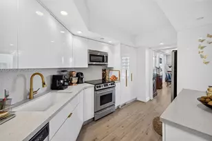 3000 Island Blvd, Aventura, FL 33160 - Photo 11