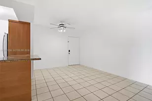 810 SW 129th Pl, Miami, FL 33184 - Photo 9