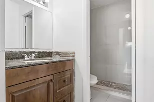 810 SW 129th Pl, Miami, FL 33184 - Photo 17
