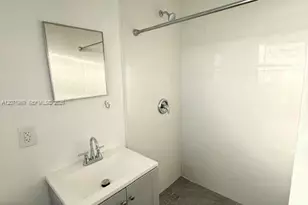 401 SE 10th St, Hallandale Beach, FL 33009 - Photo 9