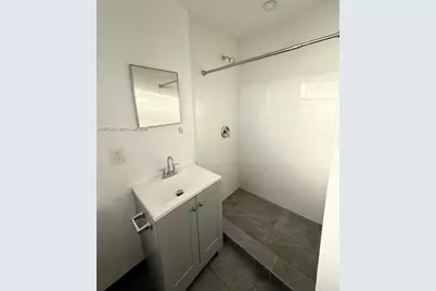 401 SE 10th St #rear, Hallandale Beach, FL 33009 - Photo 9