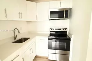 401 SE 10th St, Hallandale Beach, FL 33009 - Photo 3