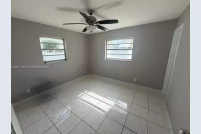 2571 NW 5th St, Pompano Beach, FL 33069 - Photo 9