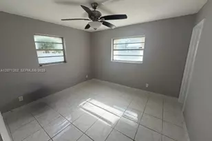 2571 NW 5th St, Pompano Beach, FL 33069 - Photo 9