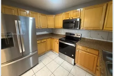2571 NW 5th St, Pompano Beach, FL 33069 - Photo 7