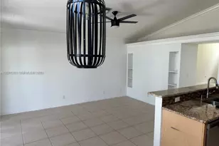 13274 NW 15th Ct, Pembroke Pines, FL 33028 - Photo 15