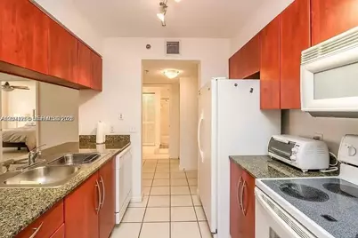 1200 Brickell Bay Dr #1518, Miami, FL 33131 - Photo 5