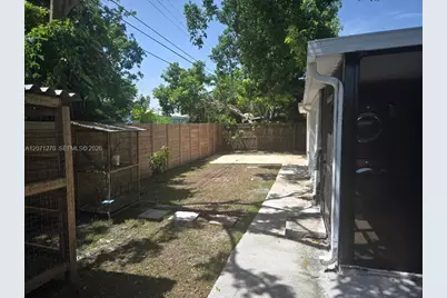 18360 NE 22nd Ave, North Miami Beach, FL 33160 - Photo 21