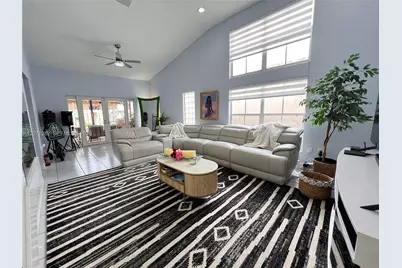 13249 NW 9 Ln, Miami, FL 33182 - Photo 11