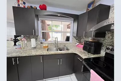 13249 NW 9 Ln, Miami, FL 33182 - Photo 17