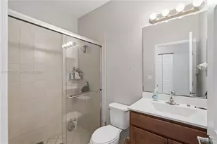 9400 W 35th Ln, Hialeah, FL 33018 - Photo 31
