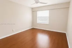13450 SW 3rd St, Pembroke Pines, FL 33027 - Photo 9