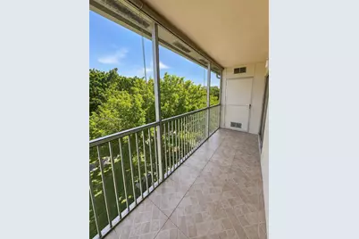 13450 SW 3rd St #404D, Pembroke Pines, FL 33027 - Photo 17