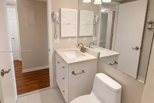 13450 SW 3rd St, Pembroke Pines, FL 33027 - Photo 11