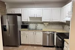 215 Lakeview Dr, Weston, FL 33326 - Photo 5