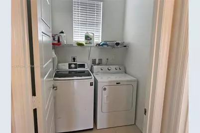 885 NE 191st St, Miami, FL 33179 - Photo 19