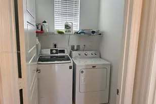885 NE 191st St, Miami, FL 33179 - Photo 19