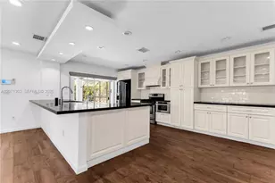 11890 SW 72nd Pl, Pinecrest, FL 33156 - Photo 9