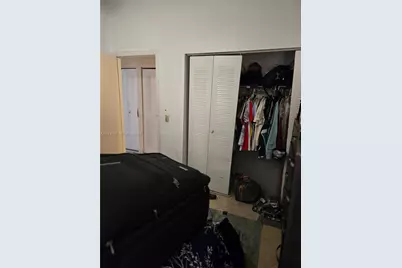 818 E Palm Run Dr, North Lauderdale, FL 33068 - Photo 5