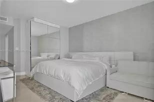 4775 Collins Ave, Miami Beach, FL 33140 - Photo 13