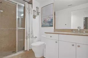 4775 Collins Ave, Miami Beach, FL 33140 - Photo 25