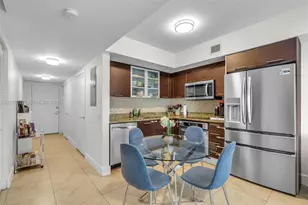 41 SE 5th St, Miami, FL 33131 - Photo 5
