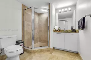 41 SE 5th St, Miami, FL 33131 - Photo 11