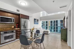 41 SE 5th St, Miami, FL 33131 - Photo 5