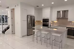 10330 NW 66th St, Doral, FL 33178 - Photo 3