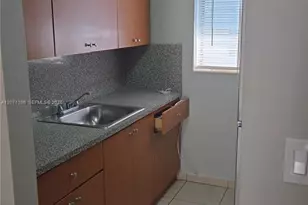 934 Meridian Ave, Miami Beach, FL 33139 - Photo 3