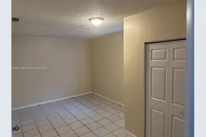 6991 NW 169th Ter, Miami Lakes, FL 33015 - Photo 5