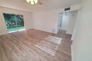 9203 NW 38th Dr, Coral Springs, FL 33065 - Photo 11