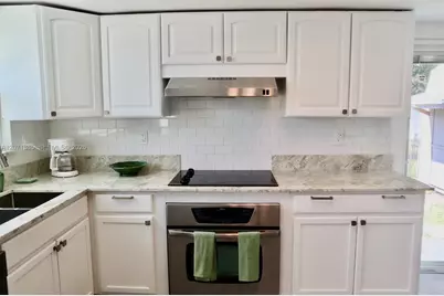1112 11th St, West Palm Beach, FL 33401 - Photo 9