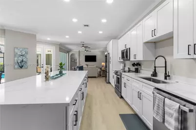 1018 SW Carolina Cir SW, Vero Beach, FL 32962 - Photo 17