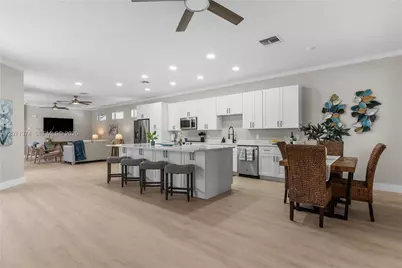1018 SW Carolina Cir SW, Vero Beach, FL 32962 - Photo 15