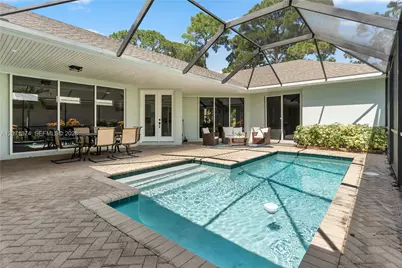 1018 SW Carolina Cir SW, Vero Beach, FL 32962 - Photo 9