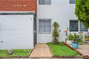 319 NW 109th Ave, Miami, FL 33172 - Photo 3