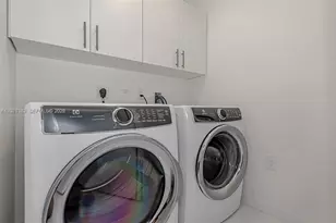851 NE 1st Ave, Miami, FL 33132 - Photo 13