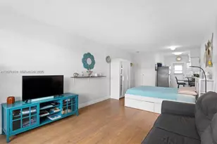 300 74th St, Miami Beach, FL 33141 - Photo 3
