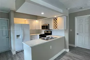 820 SE 12th St, Fort Lauderdale, FL 33316 - Photo 9