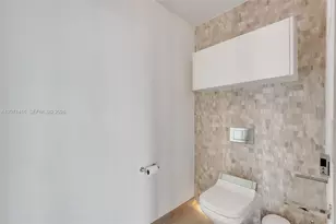 68 SE 6th St, Miami, FL 33131 - Photo 11