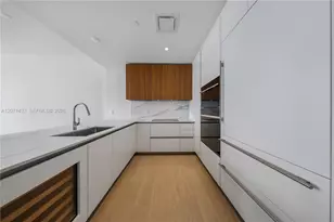 1400 Biscayne Blvd, Miami, FL 33132 - Photo 3