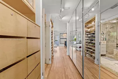 7970 Hawthorne Ave, Miami Beach, FL 33141 - Photo 21