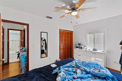 3445 NW 2nd St, Miami, FL 33125 - Photo 9