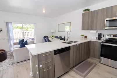 171 NW 158th St #11, Miami, FL 33169 - Photo 3