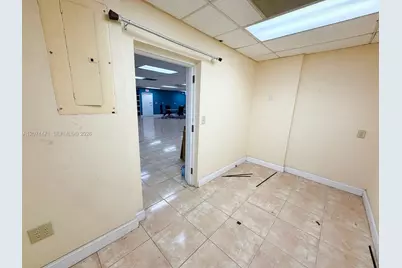 120 SW 70th Ave, Pembroke Pines, FL 33023 - Photo 37