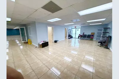120 SW 70th Ave, Pembroke Pines, FL 33023 - Photo 23