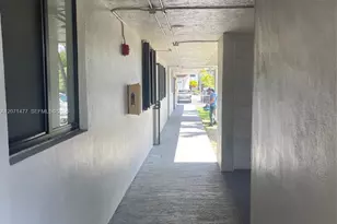 10290 NW 9th St Cir, Miami, FL 33172 - Photo 3