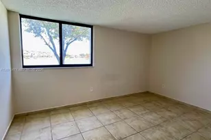 10290 NW 9th St Cir, Miami, FL 33172 - Photo 15