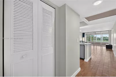 9440 Poinciana Pl #302, Davie, FL 33324 - Photo 29